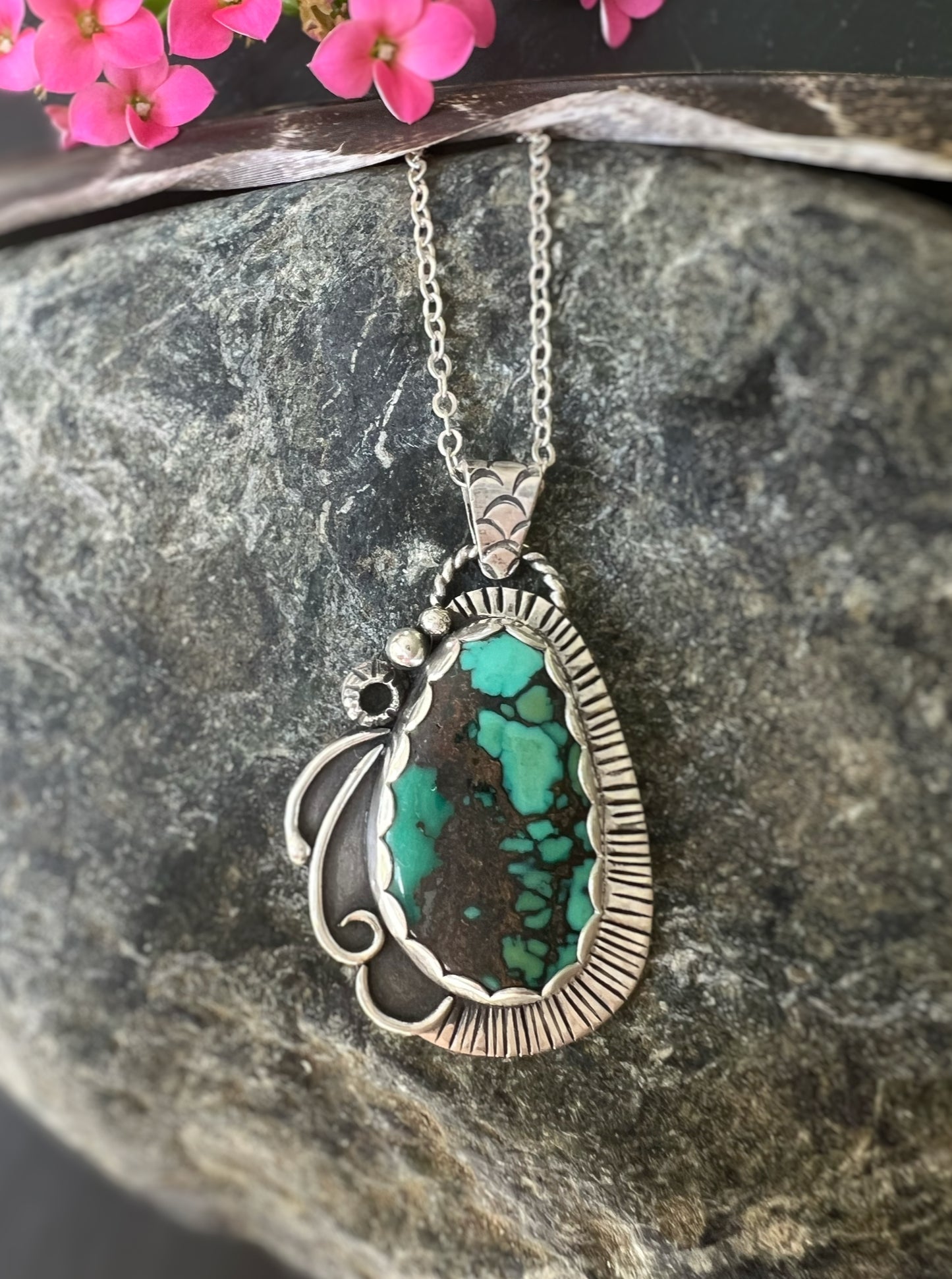 Cove Pendant Necklace with Variquoise