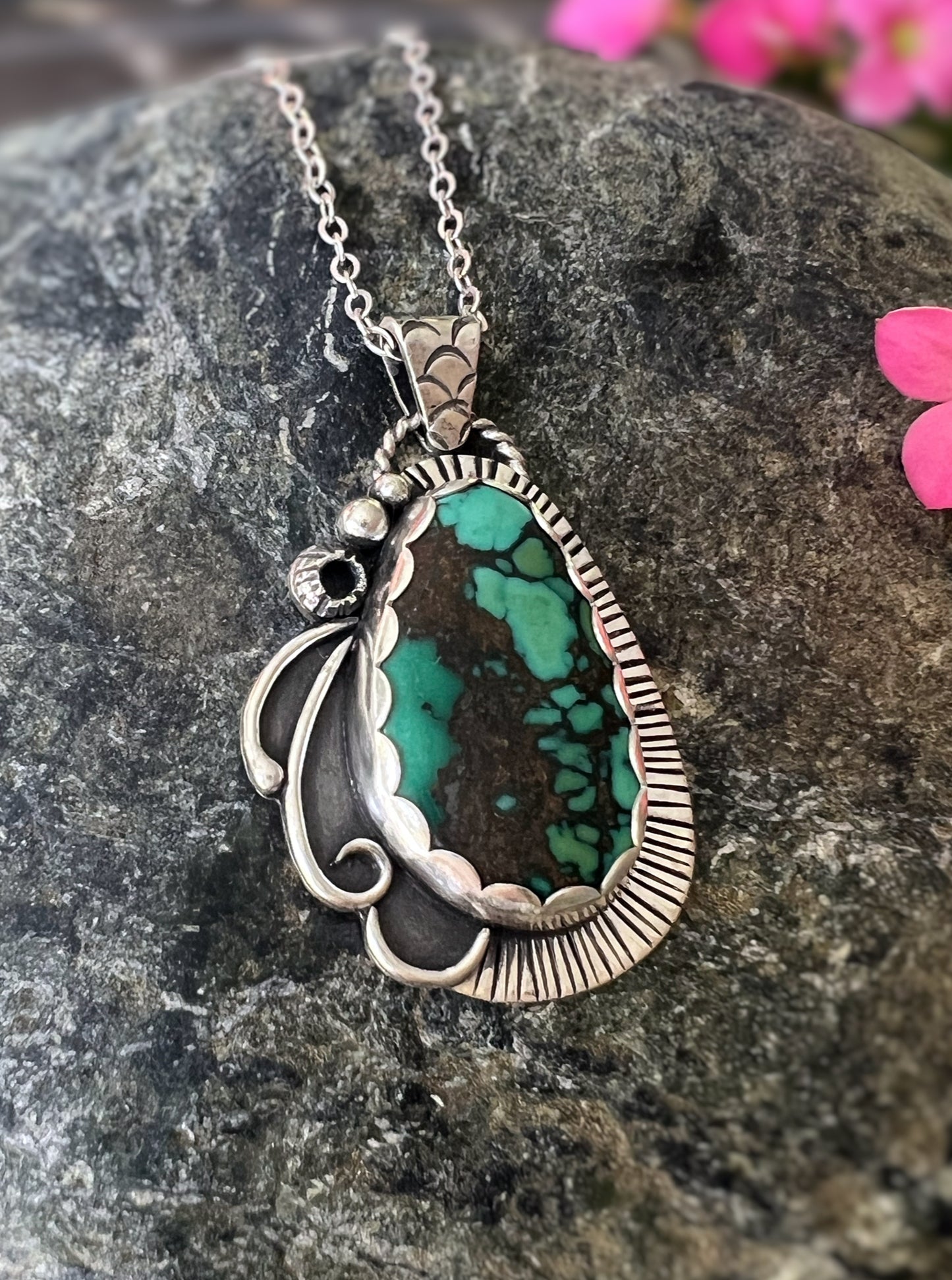 Cove Pendant Necklace with Variquoise