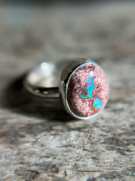 Vessel Ring with Mexican Opal • Size 7.75