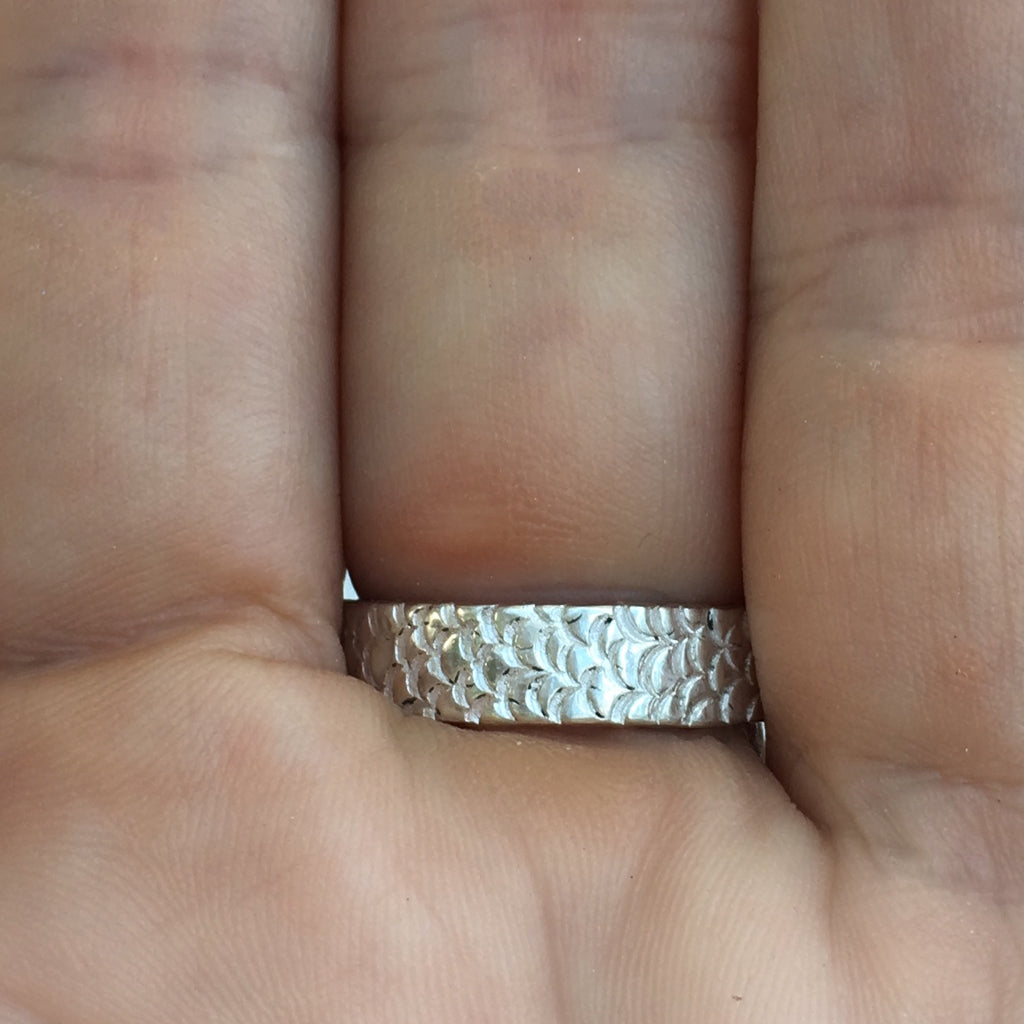 Rare-Seafoam-Seaglass-and-Sterling-Silver-Ring-with-Textured-Band-Showing-Band-Detail