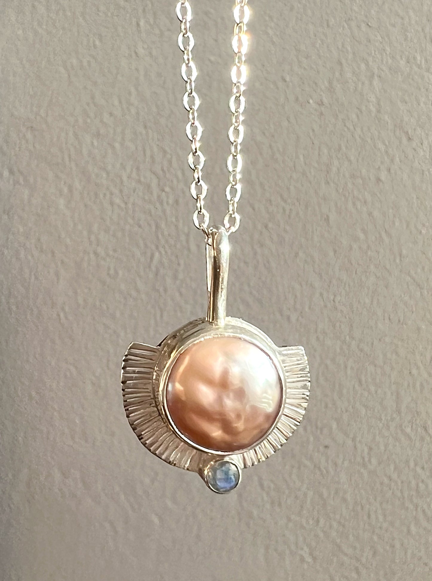 Radiance Sol y Luna Pendant