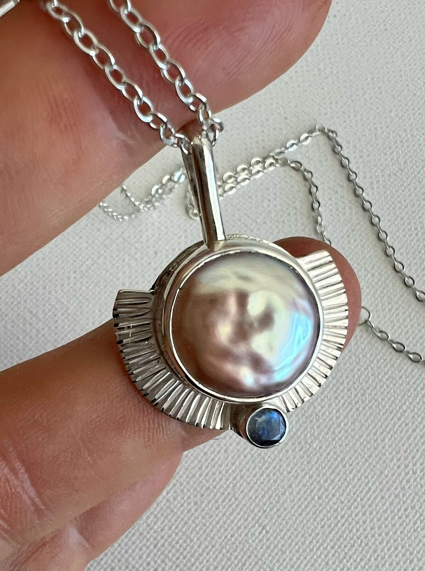 Radiance Sol y Luna Pendant