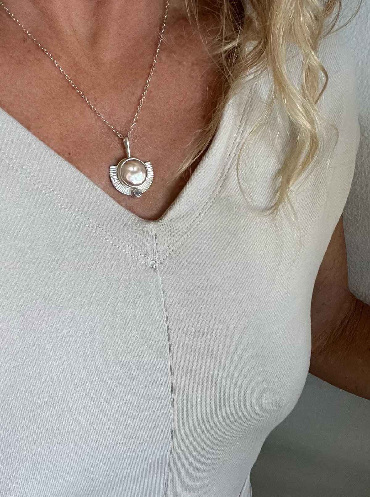 Radiance Sol y Luna Pendant